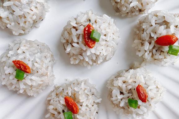 哪些人不適合食用糯米？東莞食材配送公司?為您解答